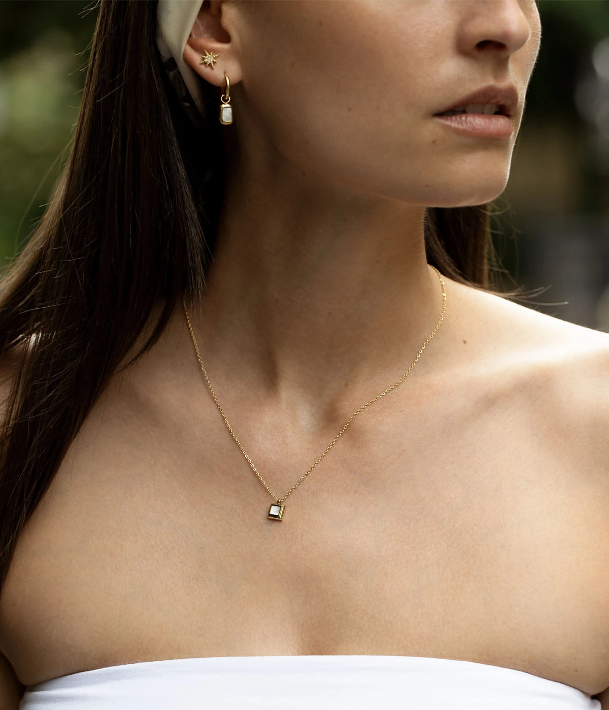 Boucles D'oreilles Puces Isaac (Acier Doré) 4 Boucles D'oreilles Puces Isaac (Acier Doré) – Image 2