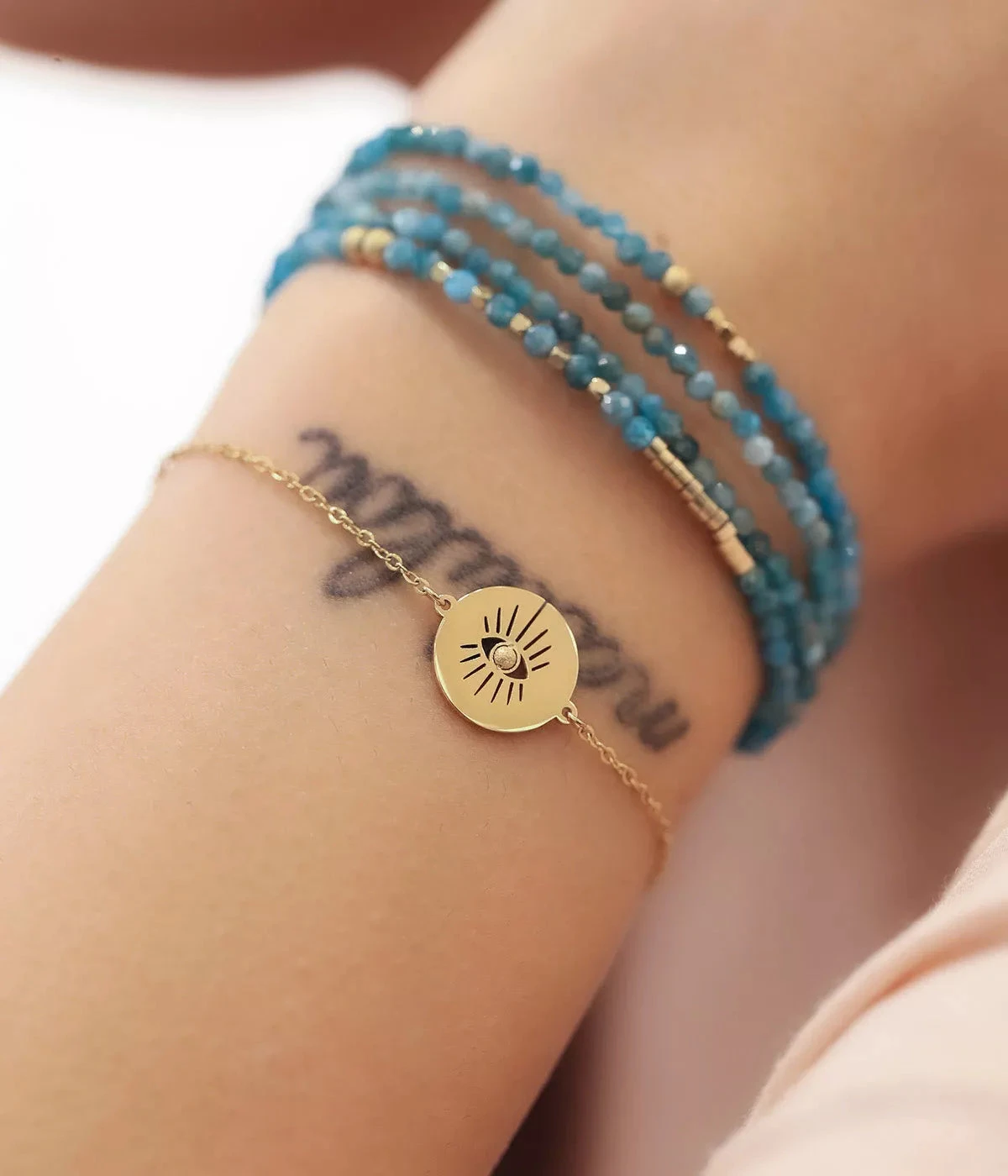 Bracelet Isis (Acier Doré) 4 Bracelet Isis (Acier Doré) – Image 2