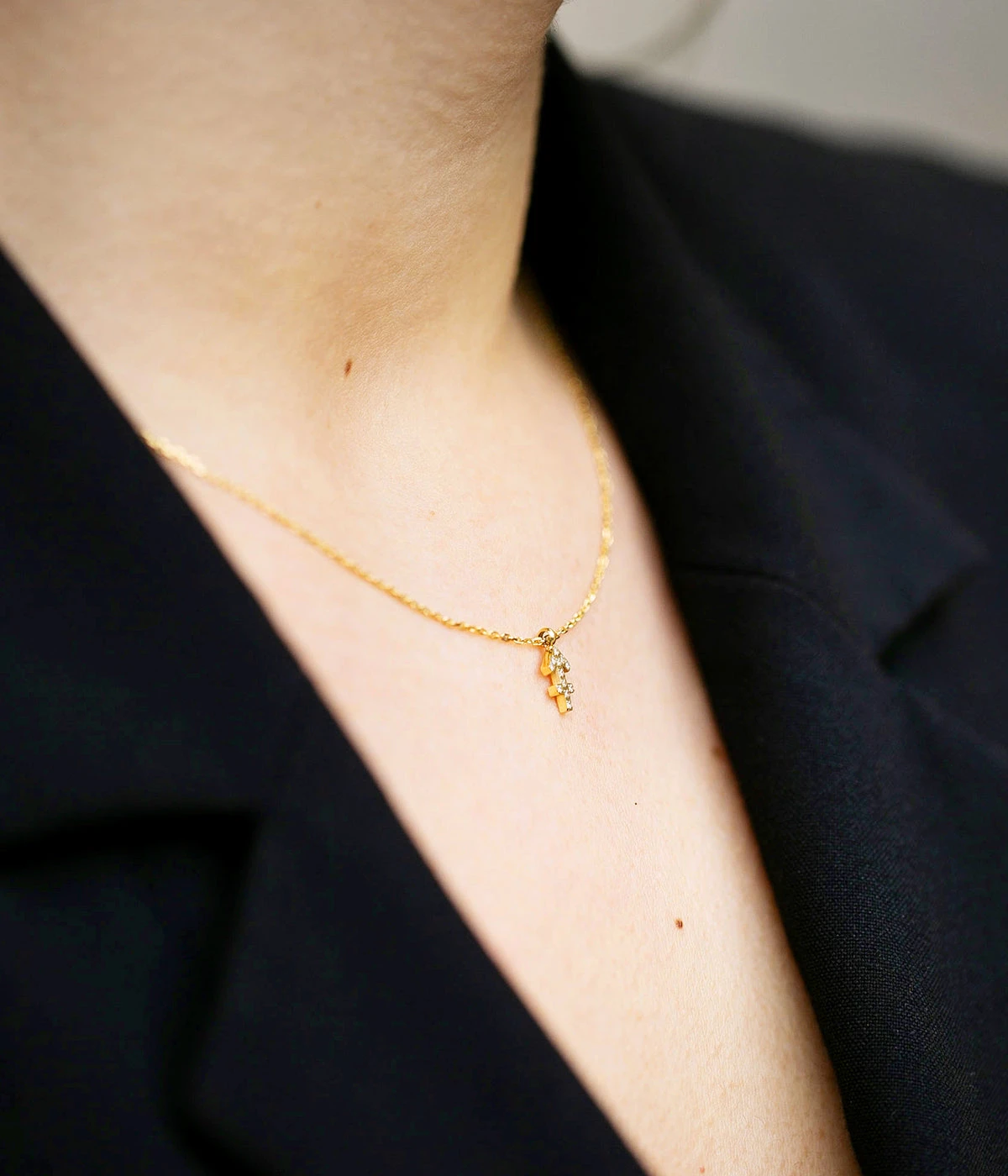 Collier Sagittarius (Acier Doré) 4 Collier Sagittarius (Acier Doré) – Image 2