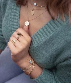 Bague Altesse (Acier Doré) -Zagbijoux Boutique bague altesse acier dore portee 1