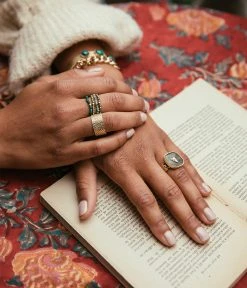 Bague Athena (Acier) -Zagbijoux Boutique bague athena acier dore portee 1 portee 9d5d015d 0ed7 4fa6 91ef 2356f777d46f