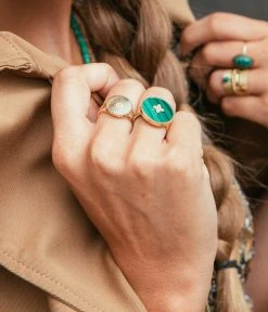 Bague Bagan (Acier Doré) -Zagbijoux Boutique bague bagan acier dore portee 1