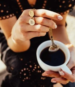 Bague Bagan (Acier Doré) -Zagbijoux Boutique bague bagan acier dore portee 2