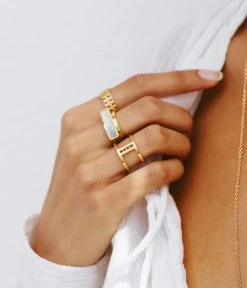 Bague Barrette (Acier) -Zagbijoux Boutique bague barrette acier dore nacre portee 5020a3c0 464f 4387 a78f 017a56a74756