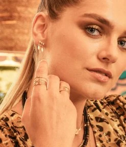 Bague Carnaval (Acier Doré) 7 Bague Carnaval (Acier Doré) -Zagbijoux Boutique bague carnaval acier dore portee 1