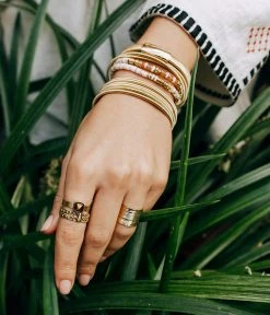 Bague Chinchero (Acier Doré) -Zagbijoux Boutique bague chinchero acier dore portee 1