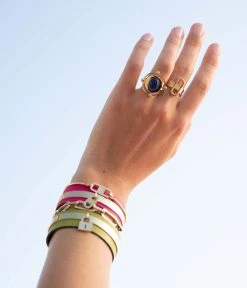 Bague Délia (Acier Doré) -Zagbijoux Boutique bague delia acier dore portee 1