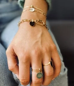 Bague Good Karma (Acier Doré) -Zagbijoux Boutique bague good karma acier dore portee 1