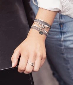 Bague Lassie (Acier) 7 Bague Lassie (Acier) -Zagbijoux Boutique bague lassie acier portee 1