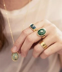 Bague Mykerinos (Acier Doré) -Zagbijoux Boutique bague mykerinos acier dore portee 1