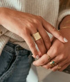 Bague Spoutnik (Acier Doré) -Zagbijoux Boutique bague spoutnik acier dore malachite portee