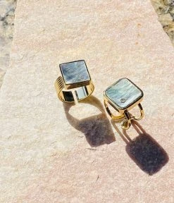 Bague Tram (Acier Doré) -Zagbijoux Boutique bague tram acier dore nacre nature morte