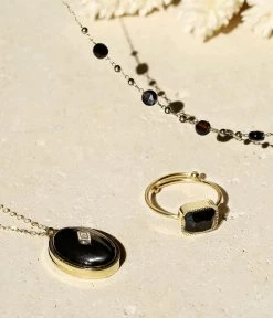 Bague Véra (Acier Doré) -Zagbijoux Boutique bague vera acier dore onyx noir nature morte