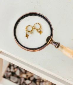 Boucles D'oreilles Cap Skirring (Acier Doré) -Zagbijoux Boutique boucles doreilles cap skirring acier dore nature morte