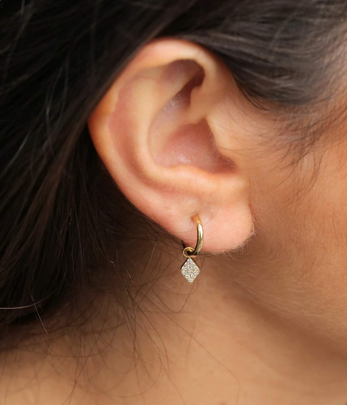 Boucles D'oreilles Créoles Claudia (Acier Doré) 4 Boucles D'oreilles Créoles Claudia (Acier Doré) – Image 2