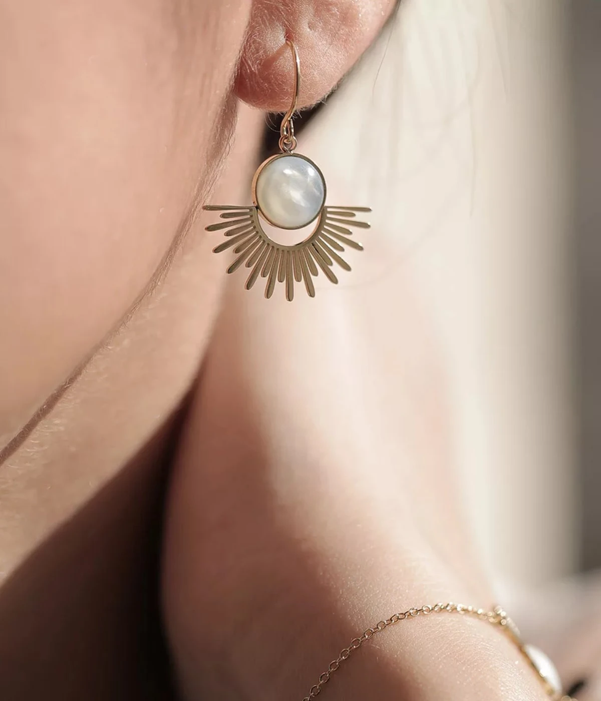 Boucles D'oreilles Cytisus (Acier Doré) 4 Boucles D'oreilles Cytisus (Acier Doré) – Image 2