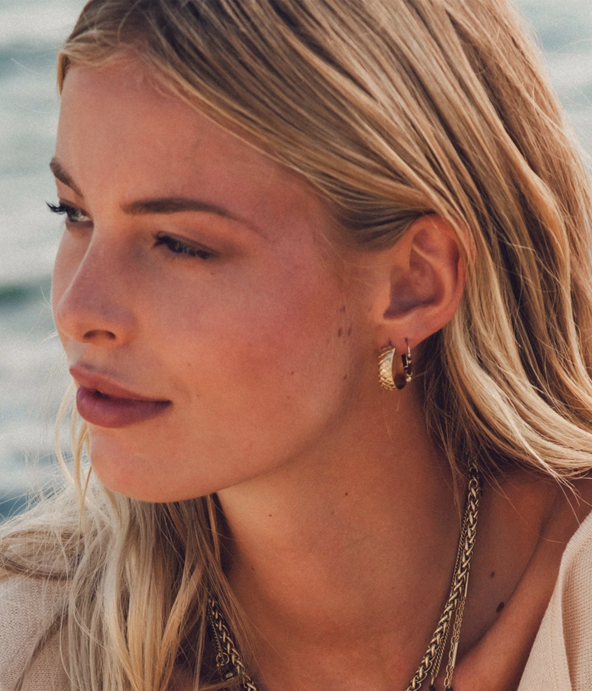 Boucles D'oreilles Lizzy (Acier Doré) 4 Boucles D'oreilles Lizzy (Acier Doré) – Image 2