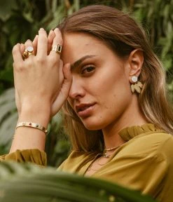 Boucles D'oreilles Magnolia (Acier Doré) -Zagbijoux Boutique boucles doreilles magnolia acier dore 1 portees