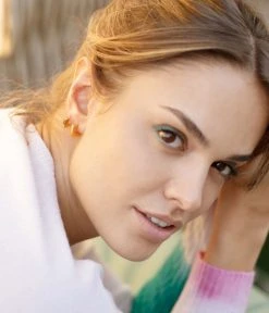 Boucles D'oreilles Mini Noon (Acier) -Zagbijoux Boutique boucles doreilles mini noon acier dore portees 7a5e7309 7027 4c51 a2f0 b99ce077a145