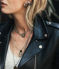 Boucles D'oreilles Warhol (Acier) -Zagbijoux Boutique boucles doreilles warhol 1 acier portees