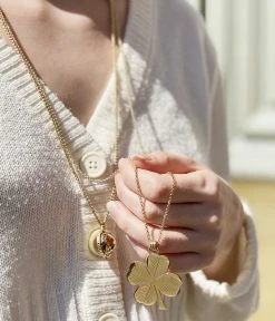 Sautoir Globe (Acier Doré) -Zagbijoux Boutique sautoir globe acier dore sautoir trifoglio acier dore